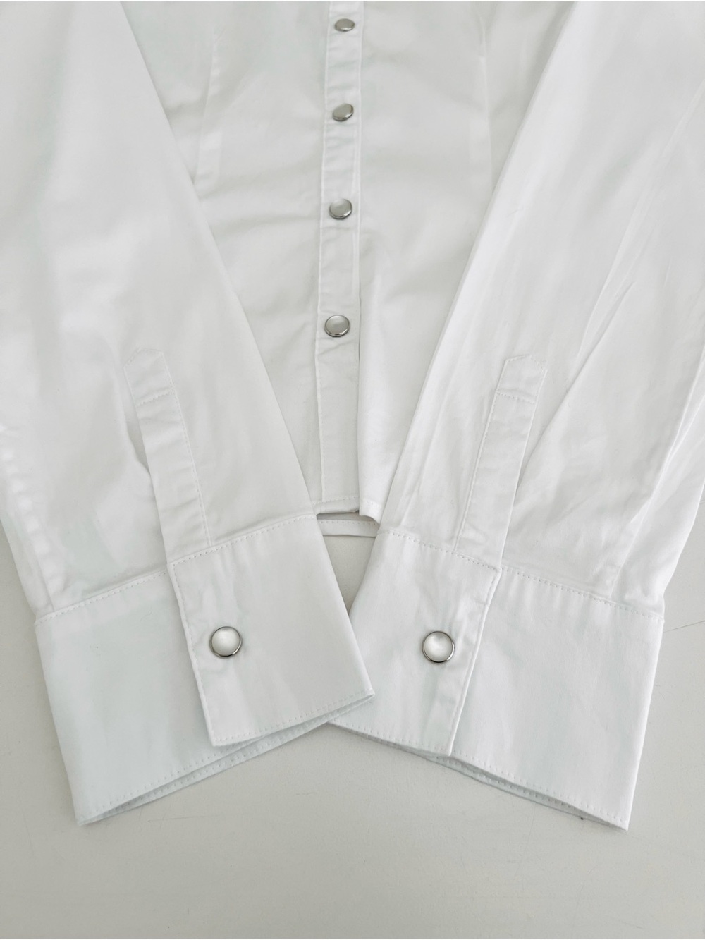Dairy Boy Tailored Pearl Snap Top Shirt Size: 6 Color: White - Picture 8 of 16